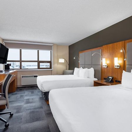 Ramada By Wyndham Northern Grand Hotel & Conference Centre Fort St. John 외부 사진