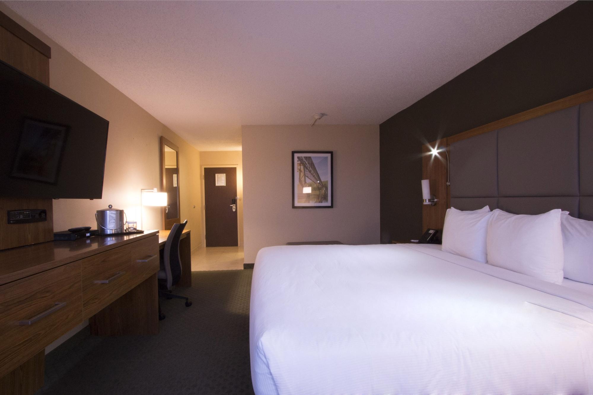 Ramada By Wyndham Northern Grand Hotel & Conference Centre Fort St. John 외부 사진