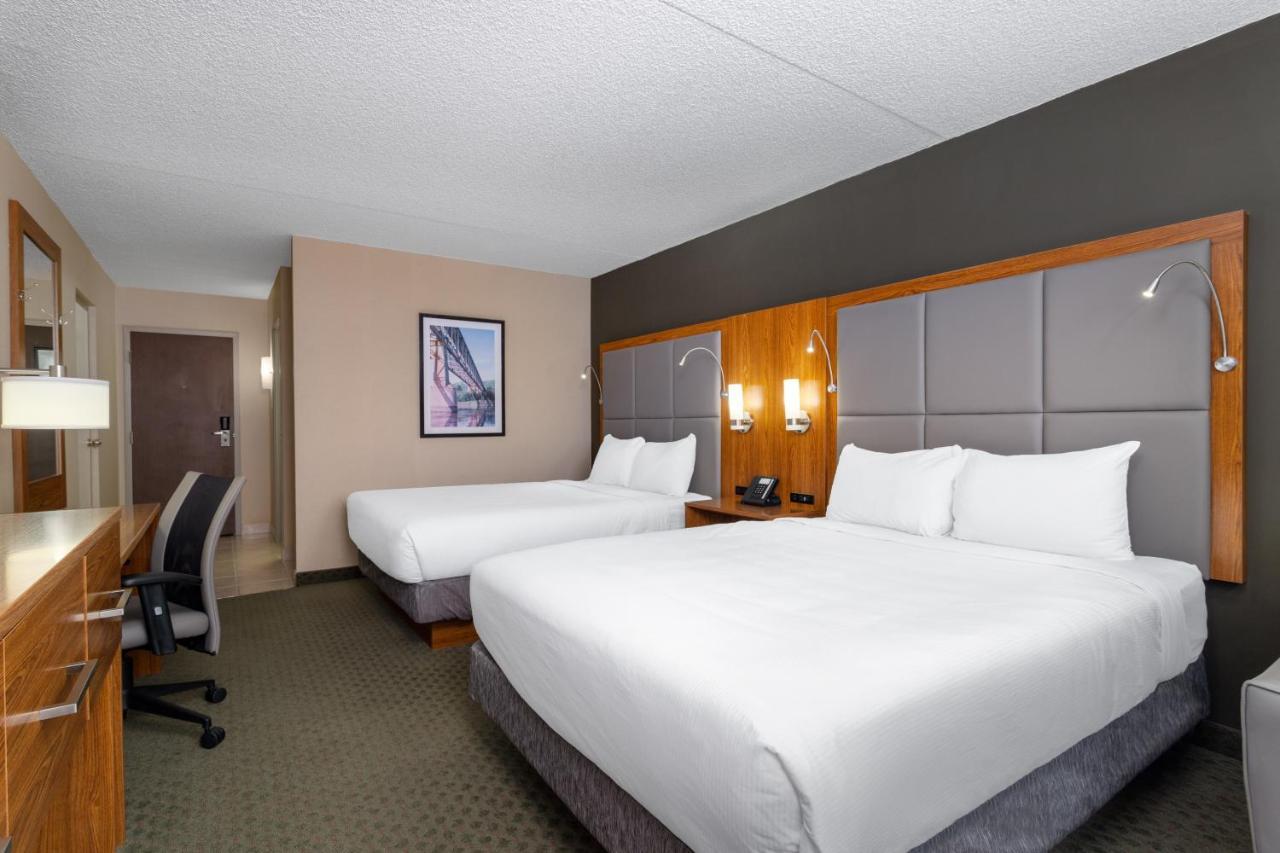 Ramada By Wyndham Northern Grand Hotel & Conference Centre Fort St. John 외부 사진