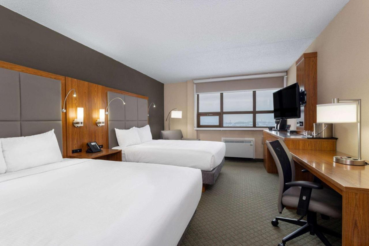 Ramada By Wyndham Northern Grand Hotel & Conference Centre Fort St. John 외부 사진